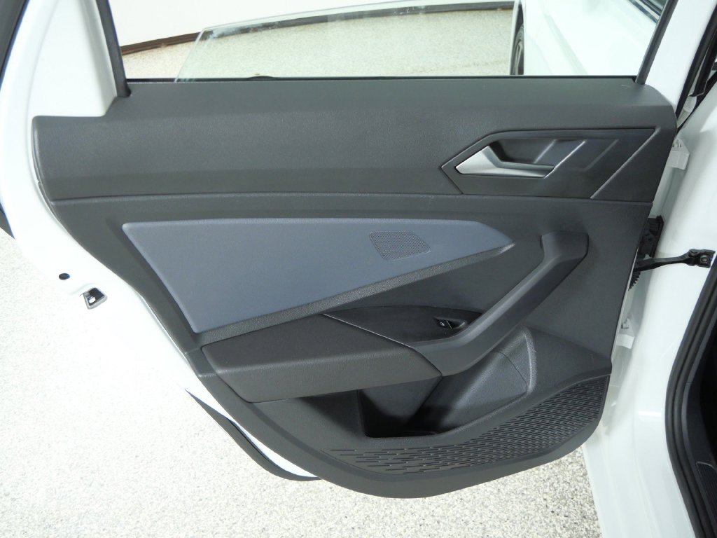 Thumbnail: 2025 Volkswagen Jetta - 32
