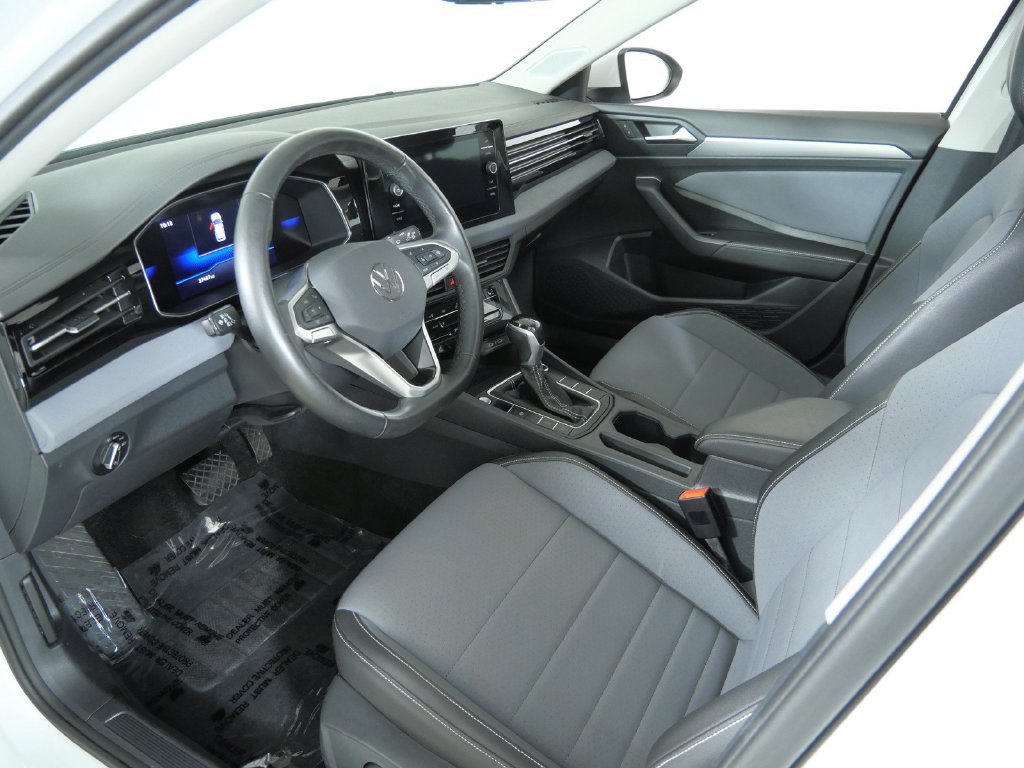 Thumbnail: 2025 Volkswagen Jetta - 36