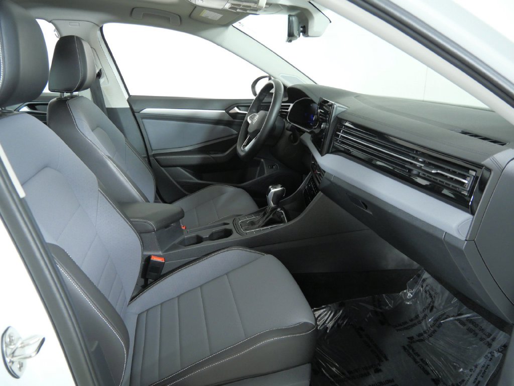 Thumbnail: 2025 Volkswagen Jetta - 9