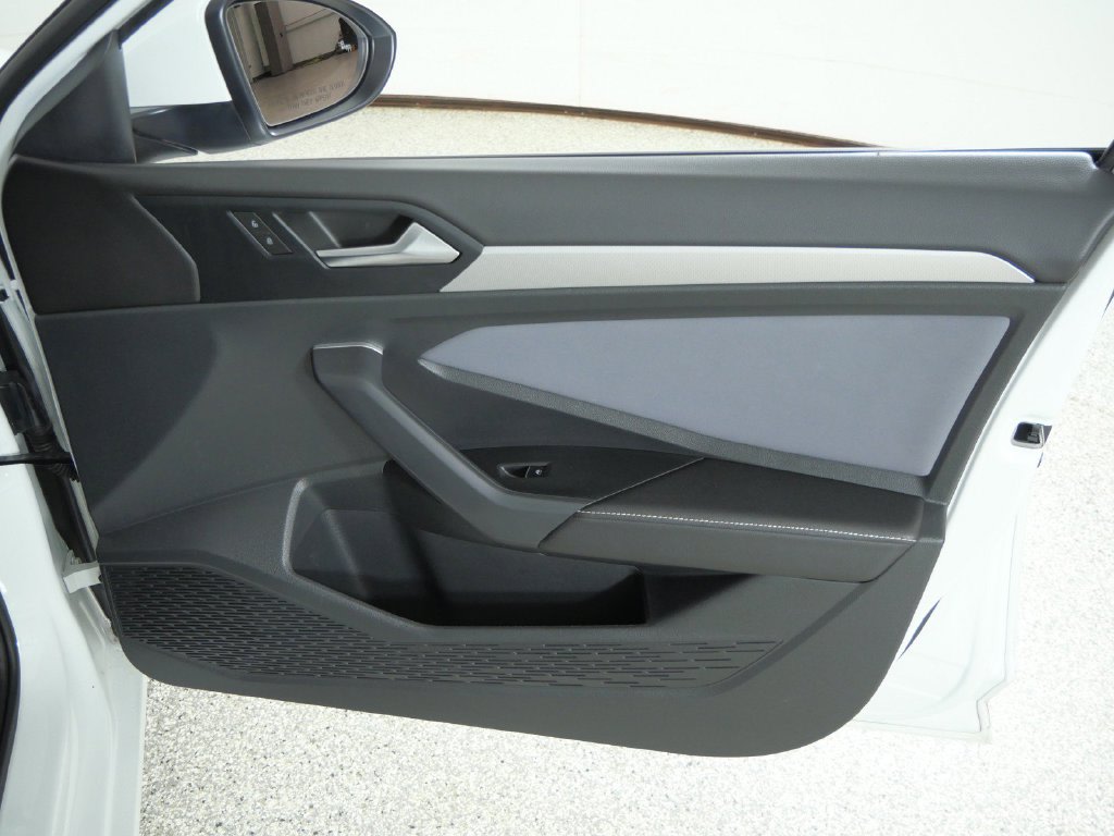Thumbnail: 2025 Volkswagen Jetta - 28