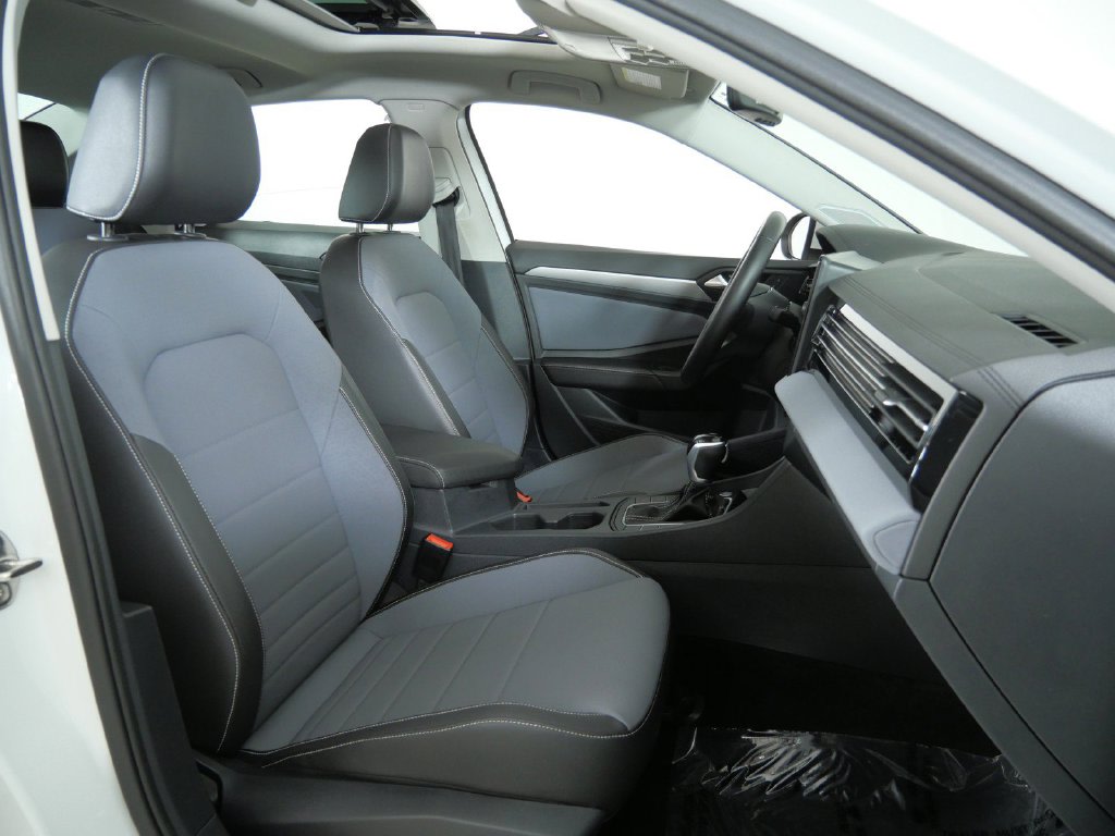 Thumbnail: 2025 Volkswagen Jetta - 10