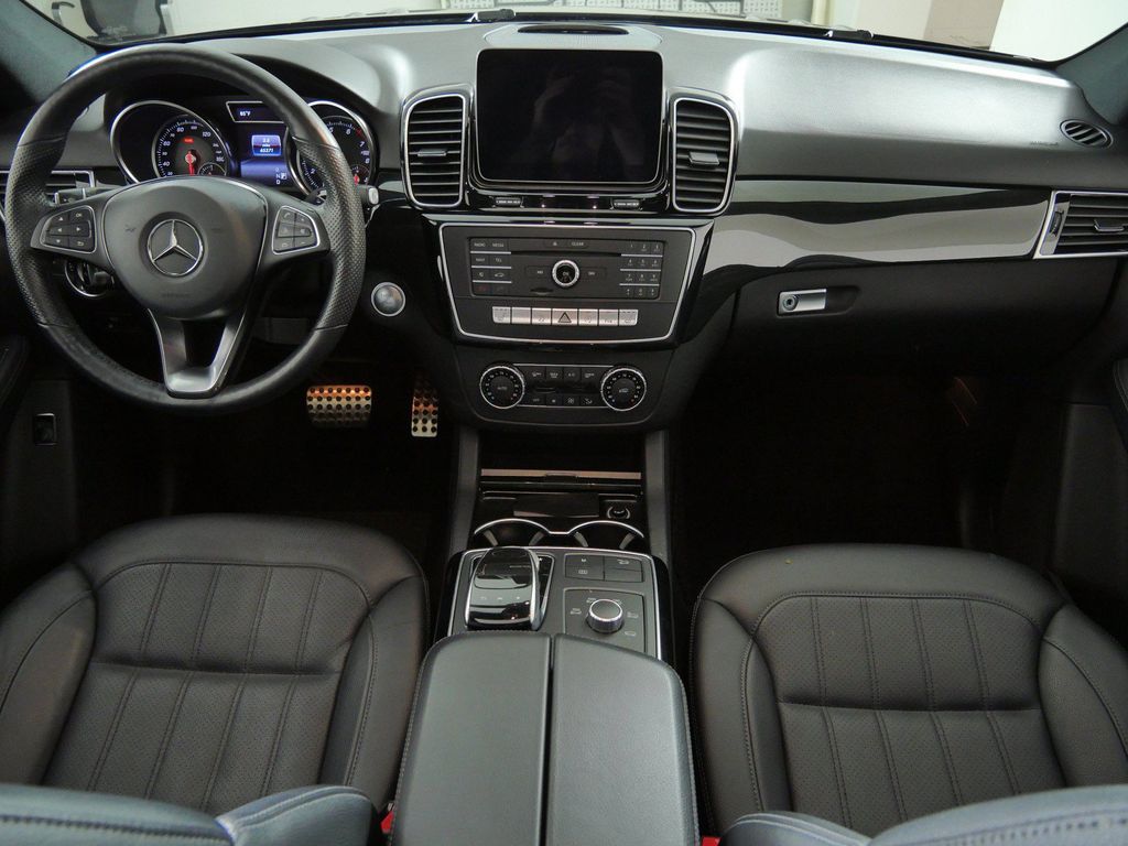Thumbnail: 2019 Mercedes-Benz GLE - 2