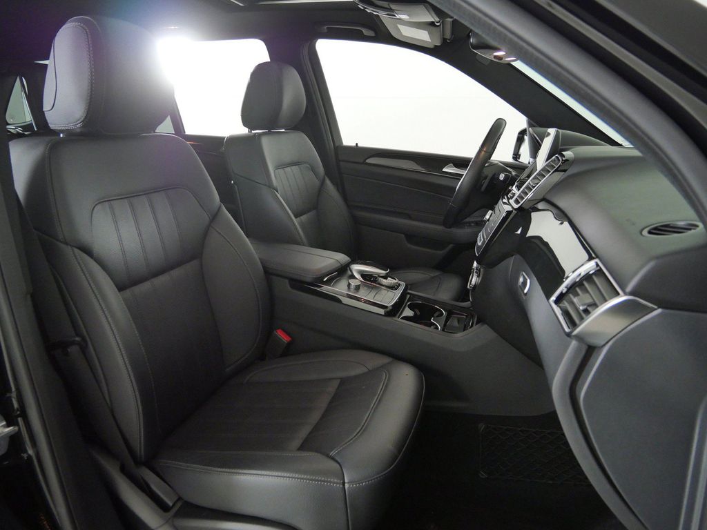 Thumbnail: 2019 Mercedes-Benz GLE - 9