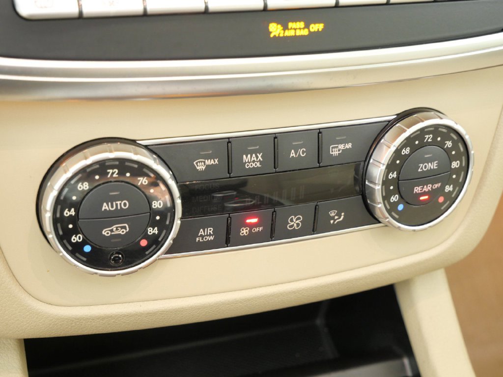 Thumbnail: 2015 Mercedes-Benz GL-Class - 47