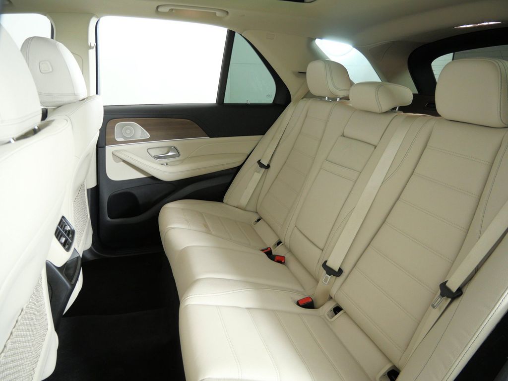 Thumbnail: 2024 Mercedes-Benz GLE - 35