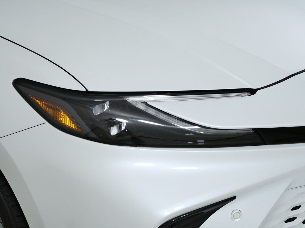 Thumbnail: 2025 Toyota Camry - 18
