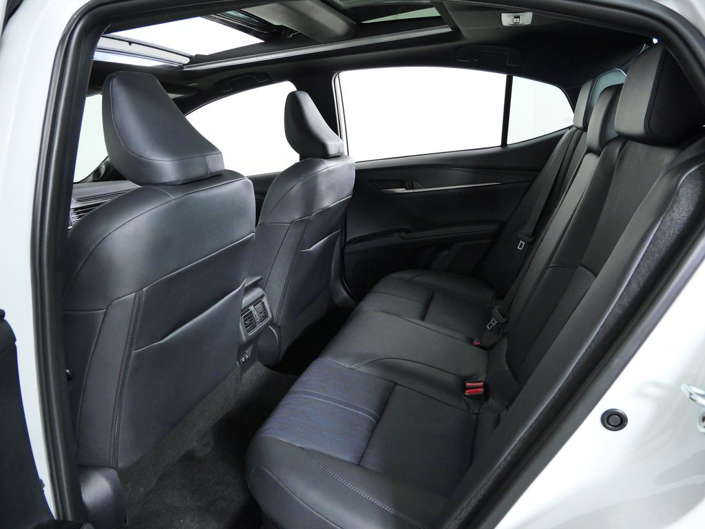 Thumbnail: 2025 Toyota Camry - 30