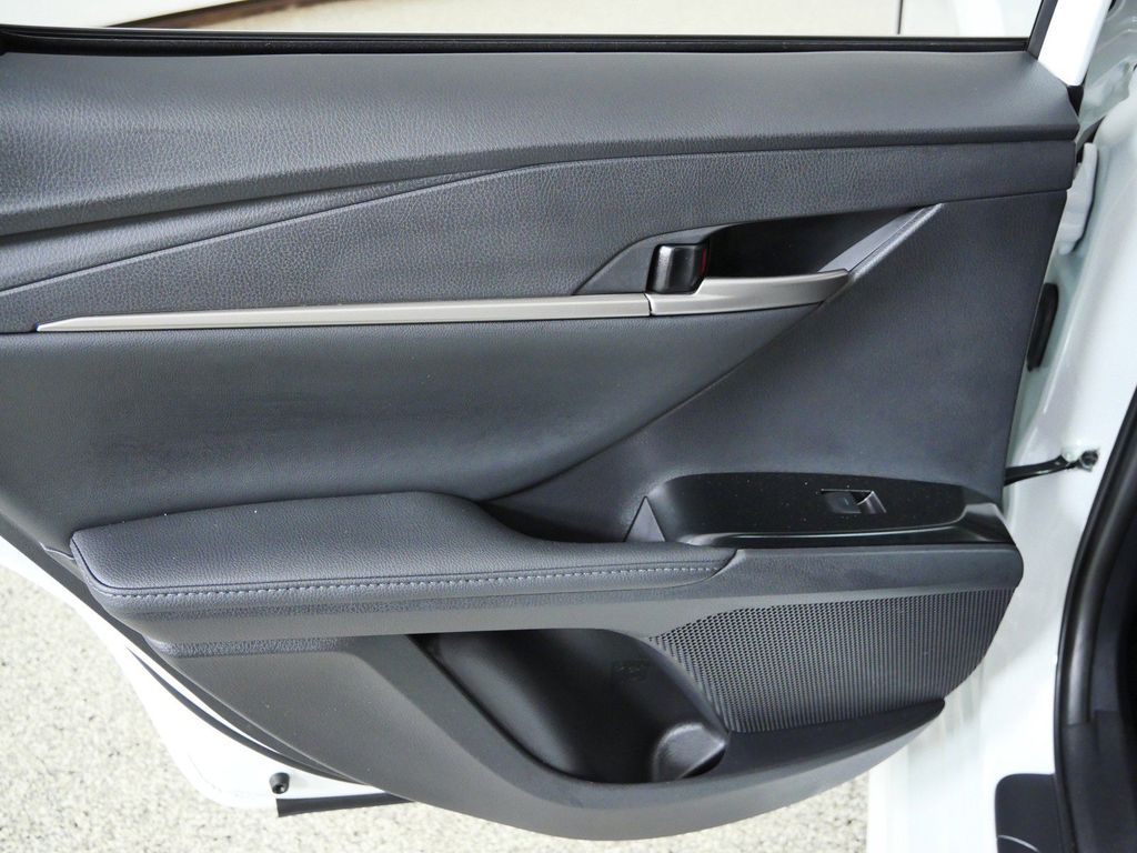 Thumbnail: 2025 Toyota Camry - 32