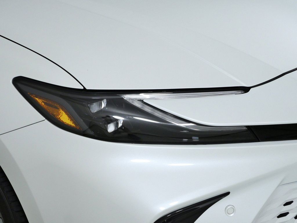 Thumbnail: 2025 Toyota Camry - 18