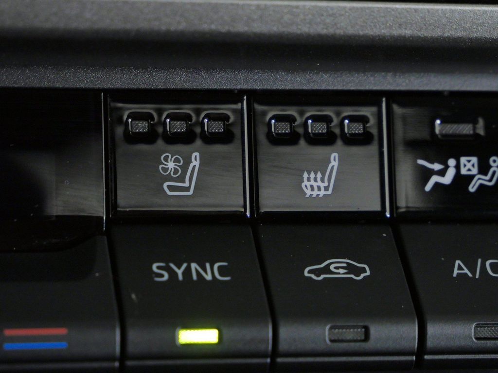 Thumbnail: 2025 Toyota Camry - 50