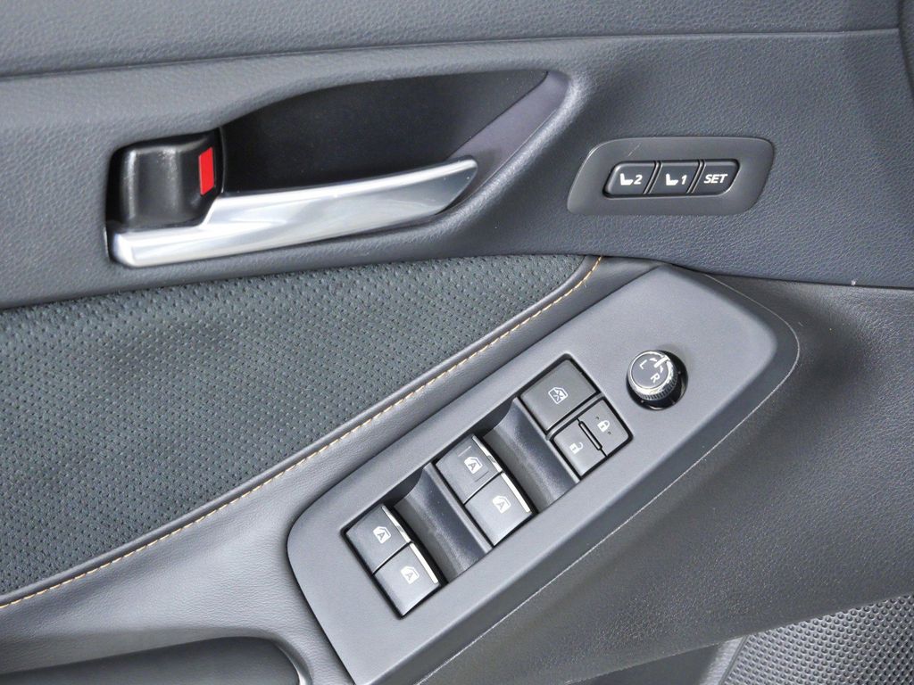 Thumbnail: 2022 Toyota Avalon - 36