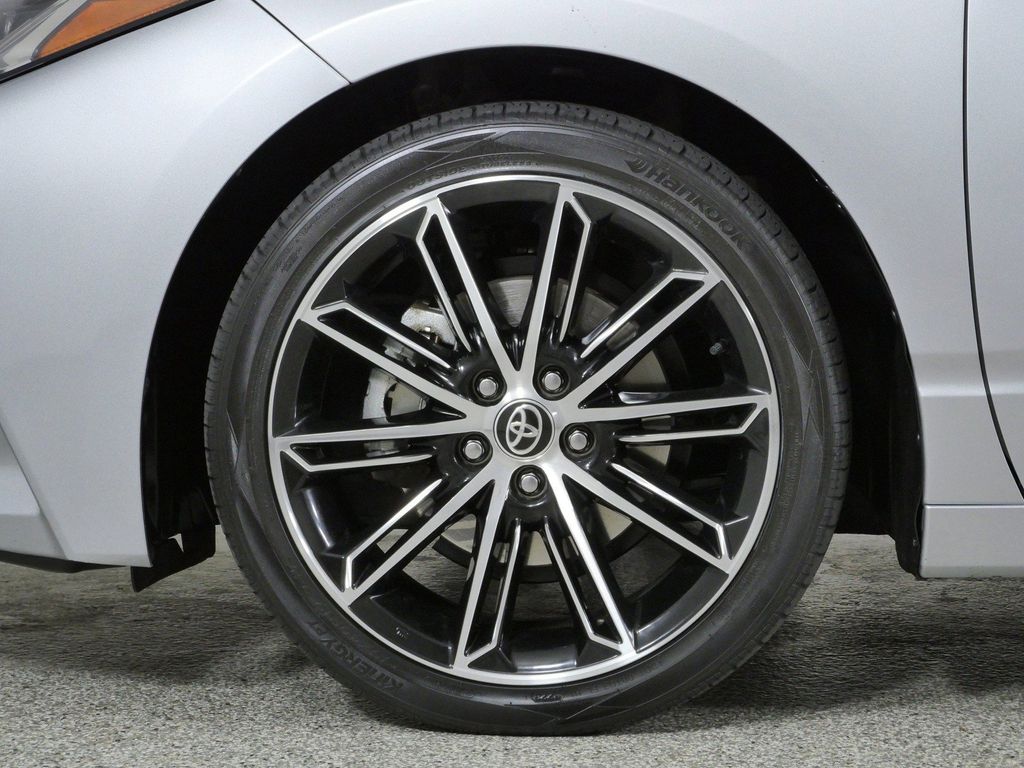 Thumbnail: 2022 Toyota Avalon - 23