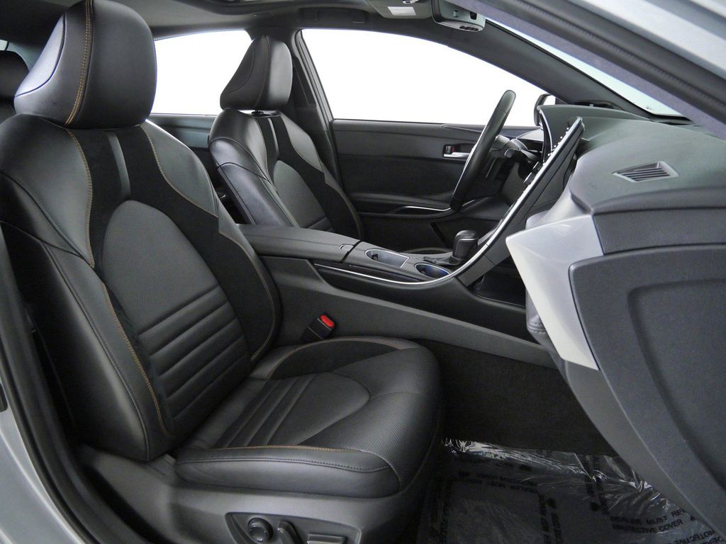 Thumbnail: 2022 Toyota Avalon - 10