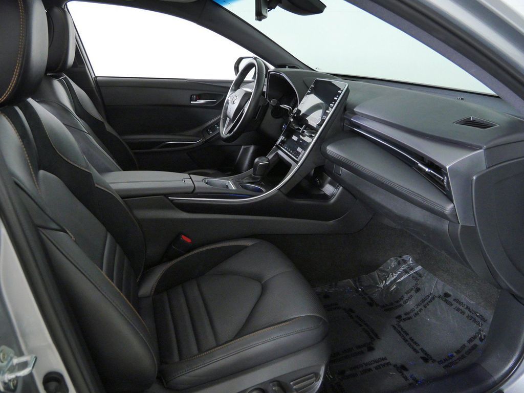 Thumbnail: 2022 Toyota Avalon - 9