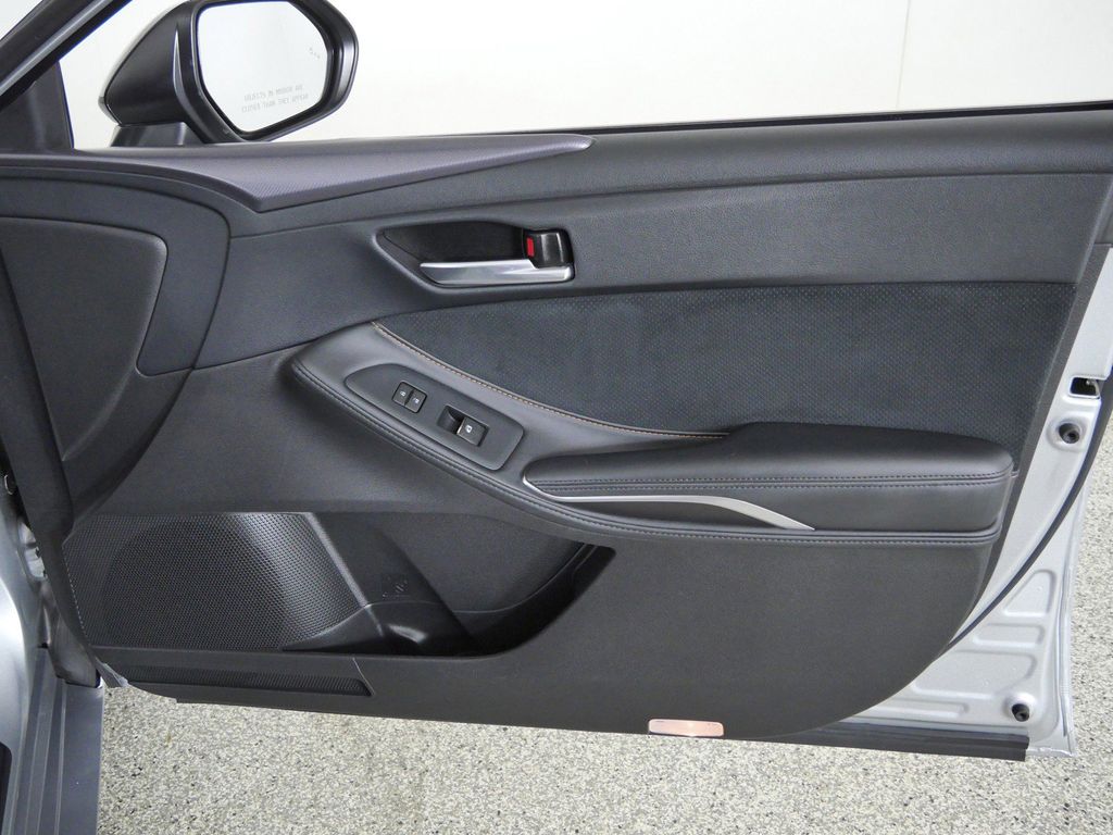 Thumbnail: 2022 Toyota Avalon - 25