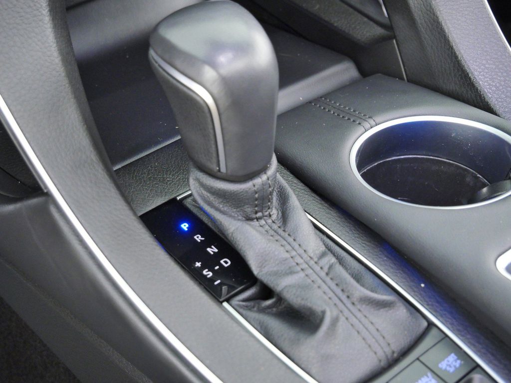 Thumbnail: 2022 Toyota Avalon - 13
