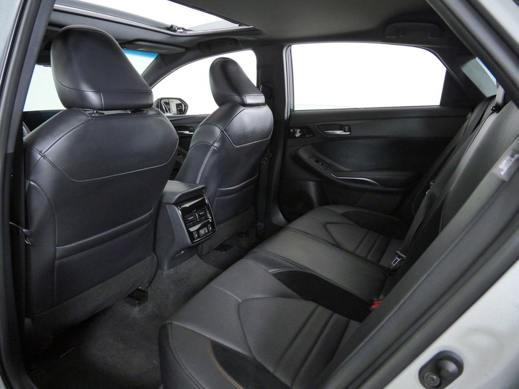 Thumbnail: 2022 Toyota Avalon - 31