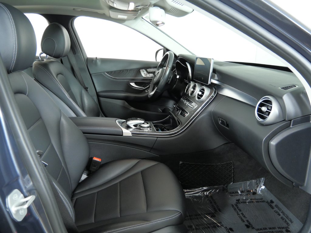 Thumbnail: 2016 Mercedes-Benz C-Class - 9