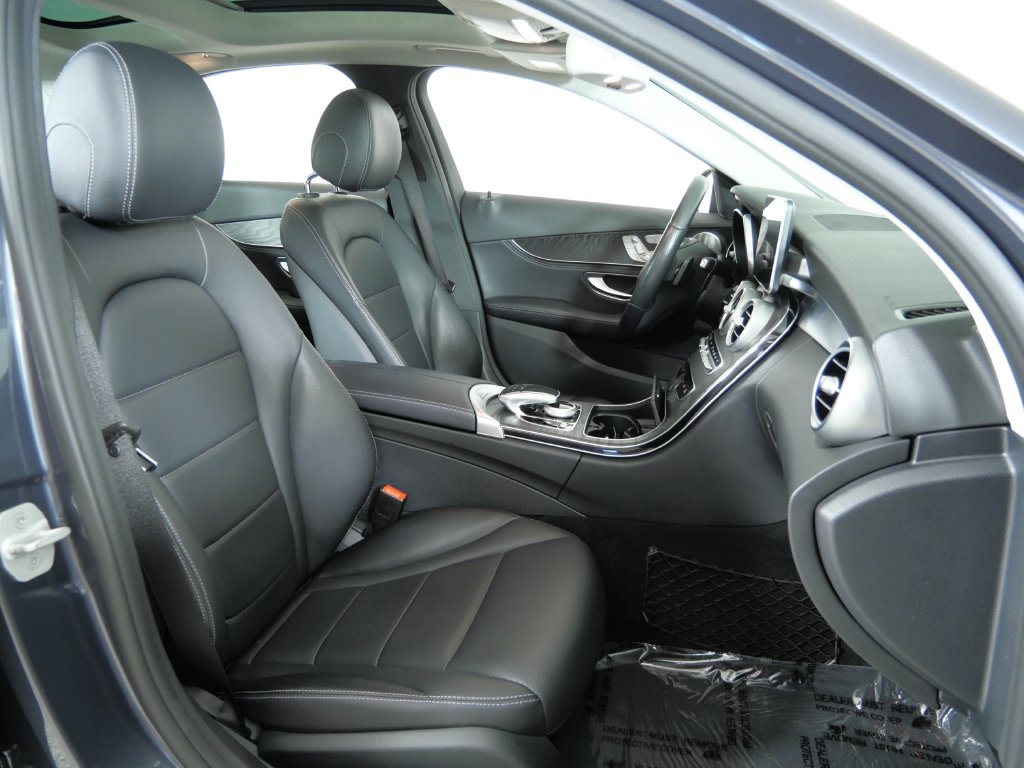 Thumbnail: 2016 Mercedes-Benz C-Class - 10