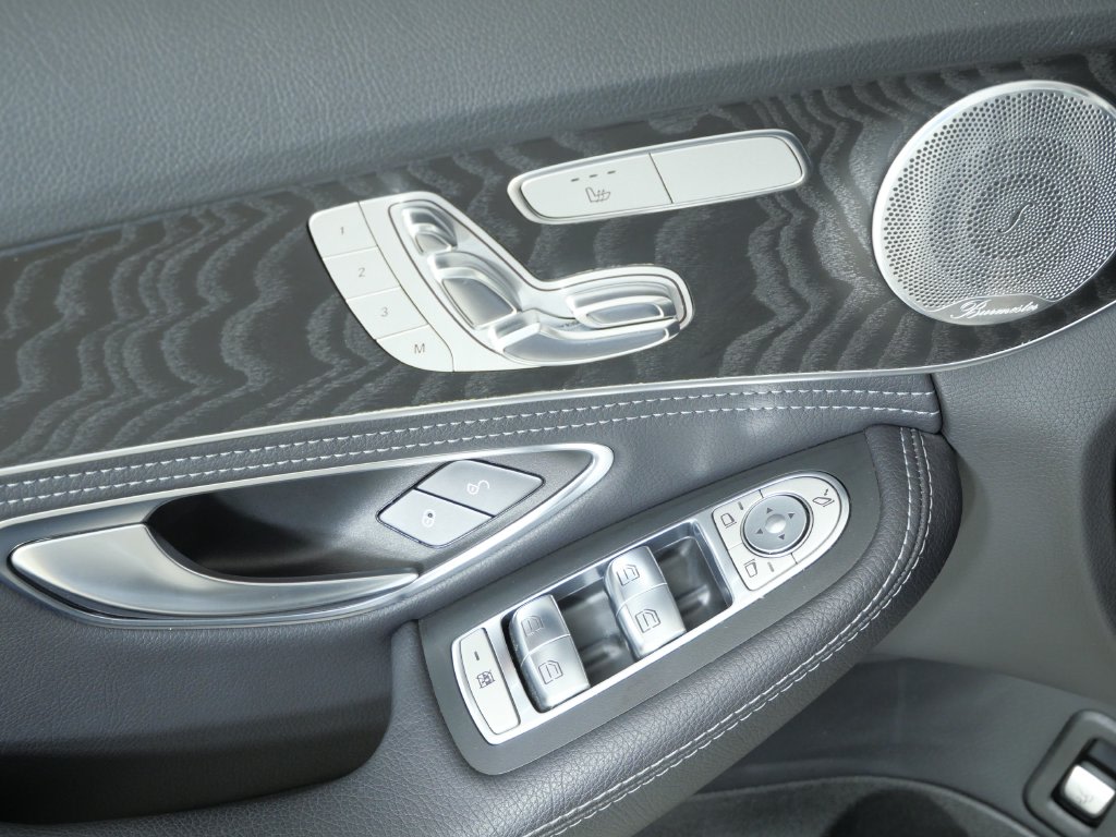 Thumbnail: 2016 Mercedes-Benz C-Class - 40