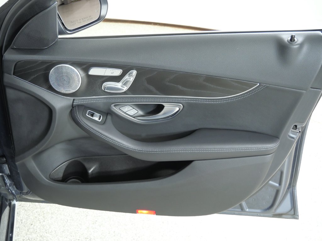 Thumbnail: 2016 Mercedes-Benz C-Class - 30