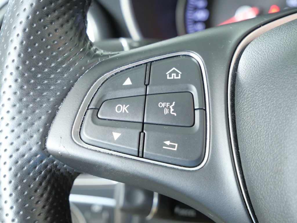 Thumbnail: 2016 Mercedes-Benz C-Class - 44