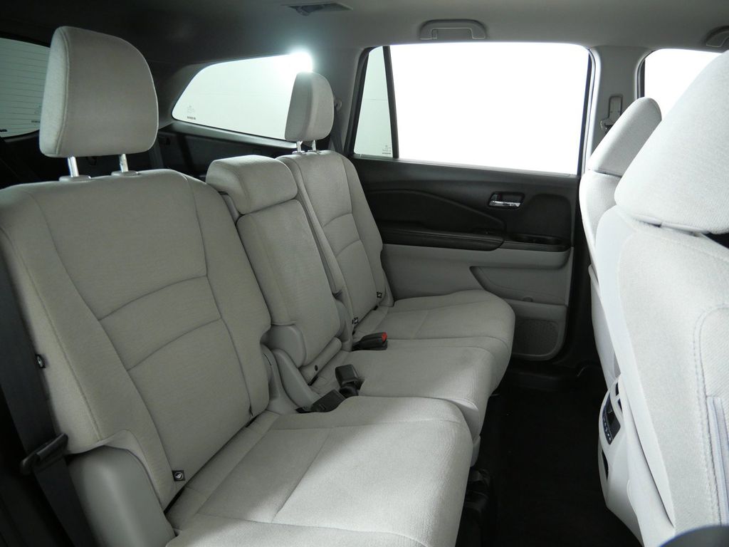 Thumbnail: 2018 Honda Pilot - 27