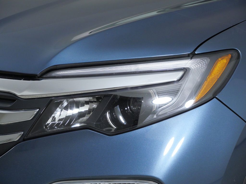 Thumbnail: 2018 Honda Pilot - 16