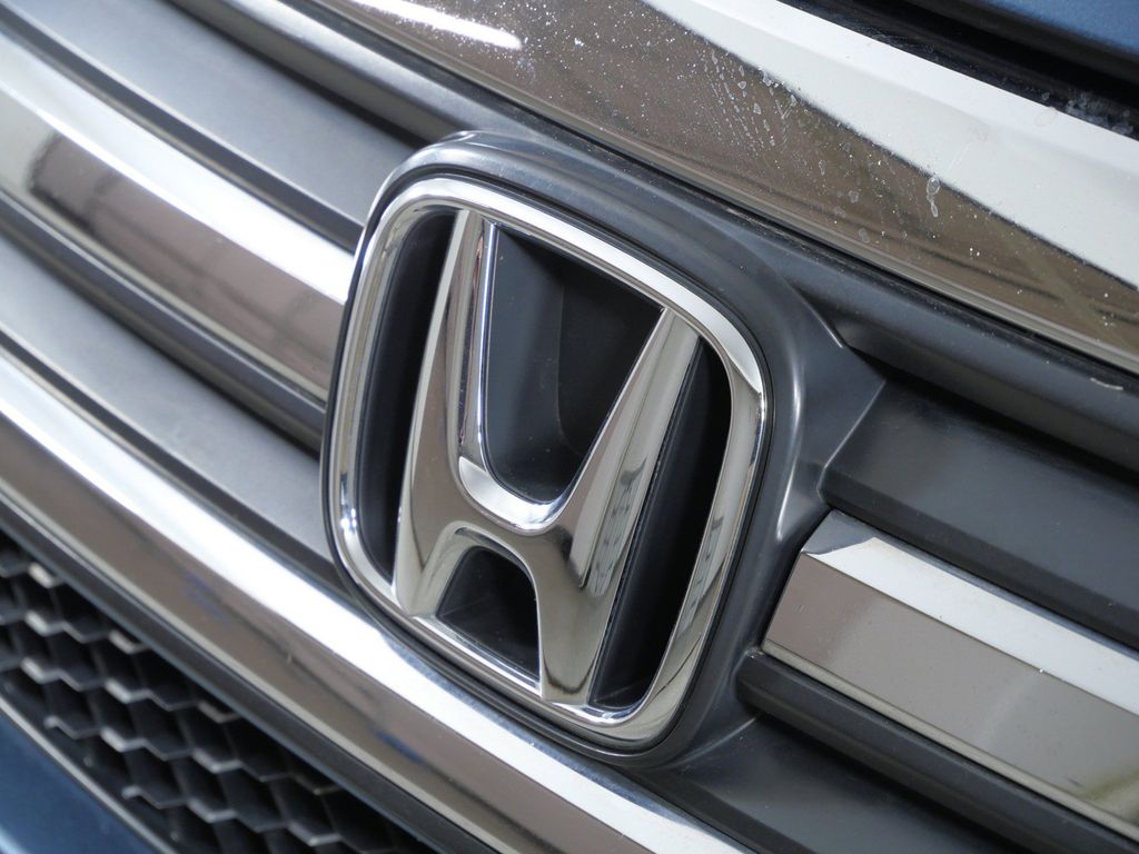 Thumbnail: 2018 Honda Pilot - 7