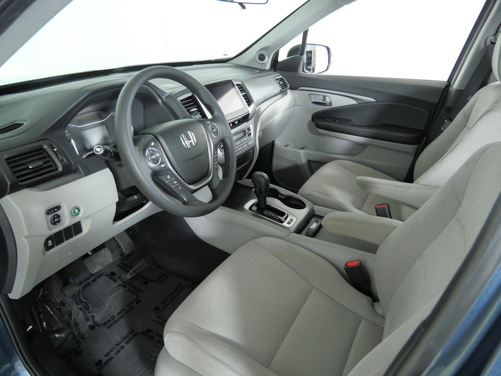 Thumbnail: 2018 Honda Pilot - 32
