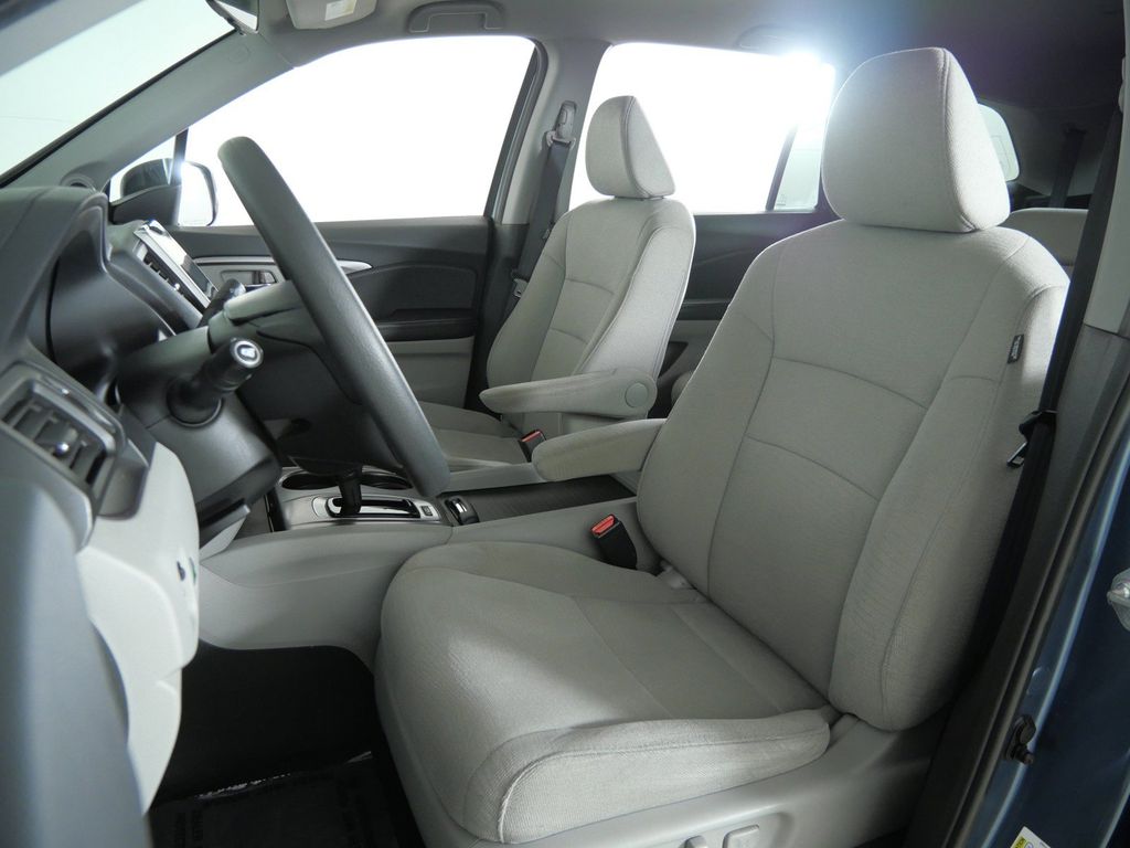 Thumbnail: 2018 Honda Pilot - 33