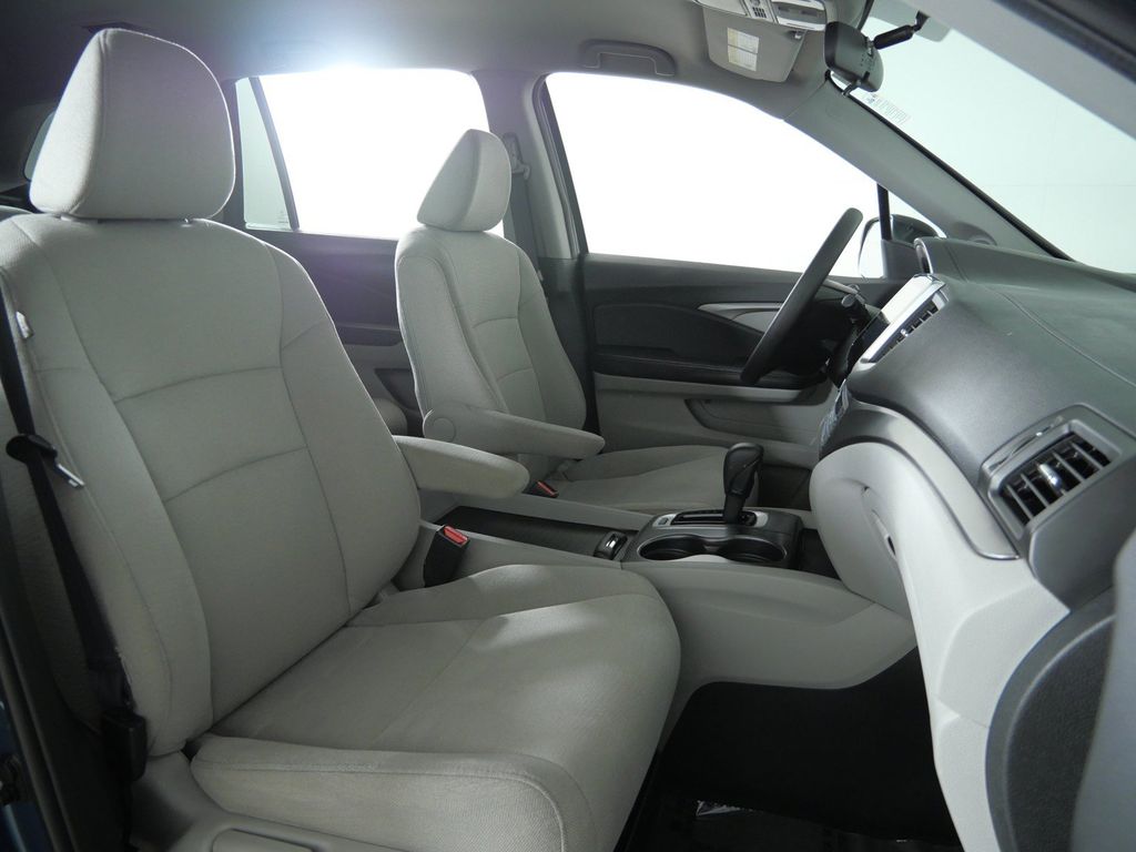 Thumbnail: 2018 Honda Pilot - 10