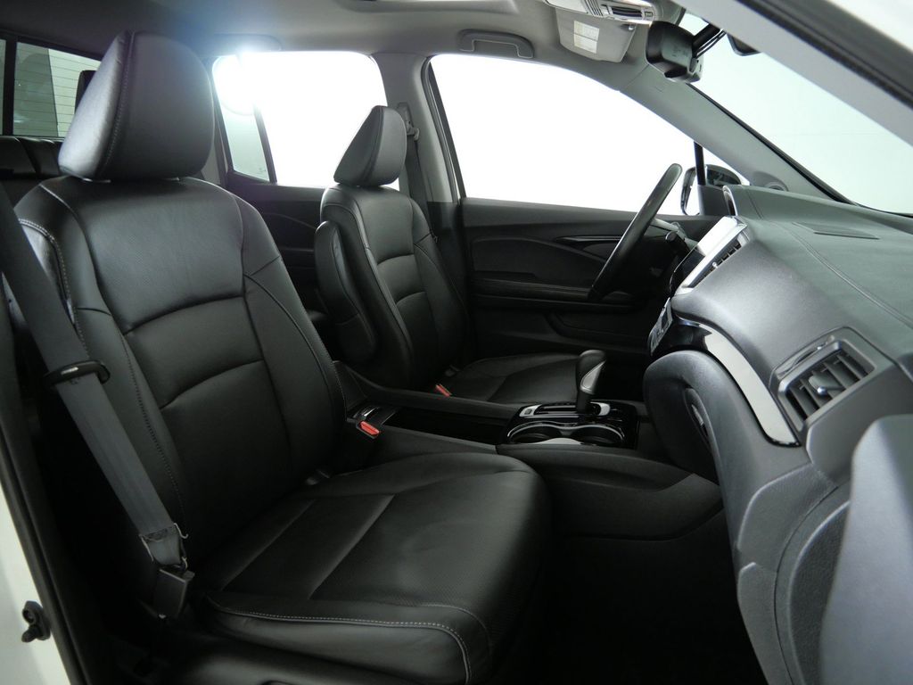 Thumbnail: 2019 Honda Ridgeline - 9