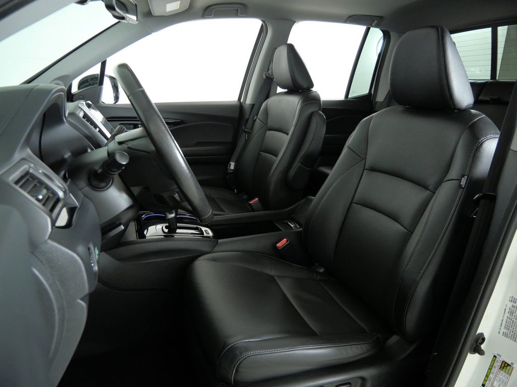 Thumbnail: 2019 Honda Ridgeline - 36