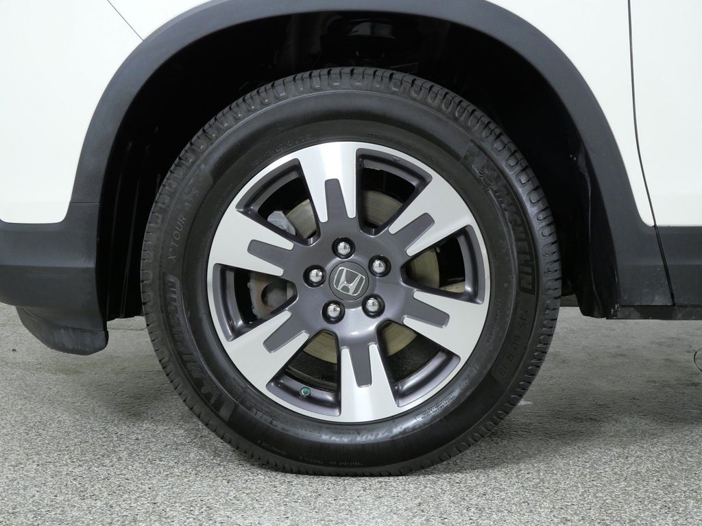 Thumbnail: 2019 Honda Ridgeline - 25