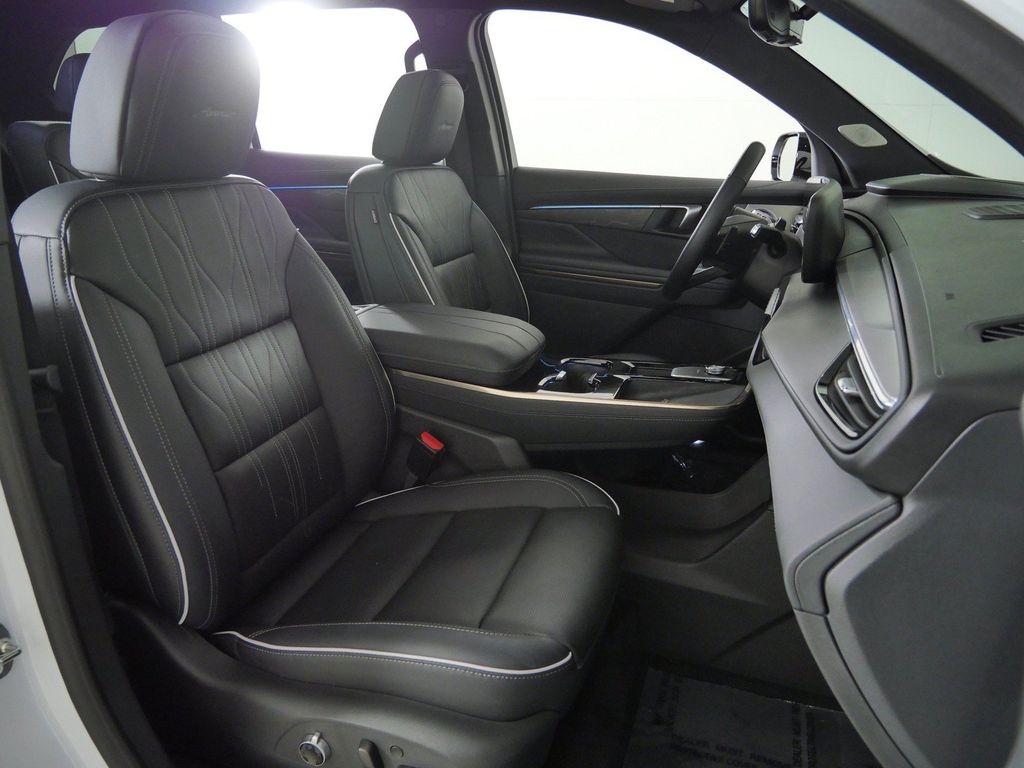 Thumbnail: 2025 Buick Enclave - 10