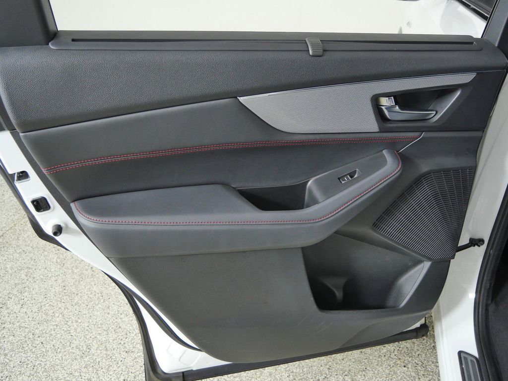 Thumbnail: 2022 Acura MDX - 32
