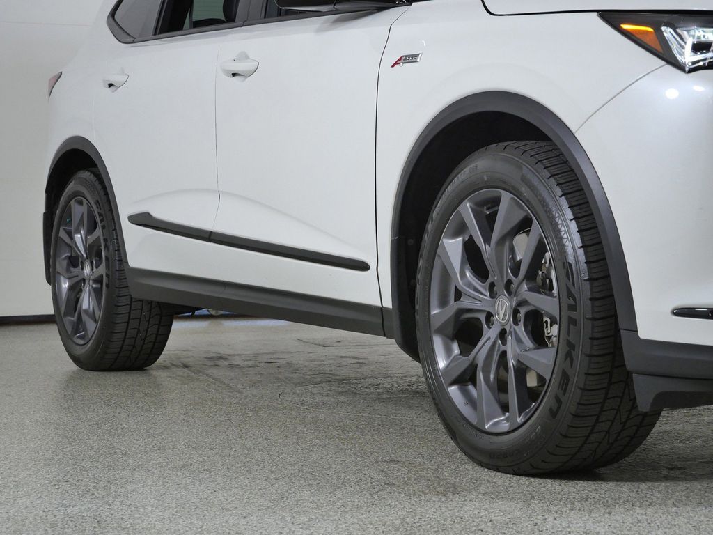 Thumbnail: 2022 Acura MDX - 8