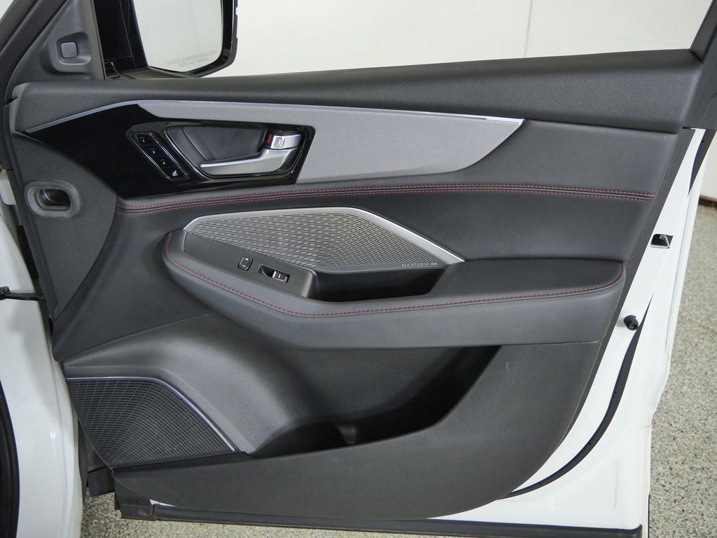 Thumbnail: 2022 Acura MDX - 26