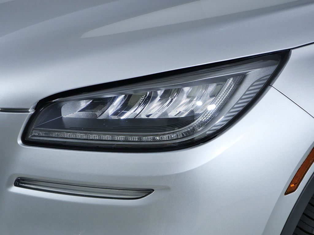 Thumbnail: 2020 Lincoln Corsair - 16