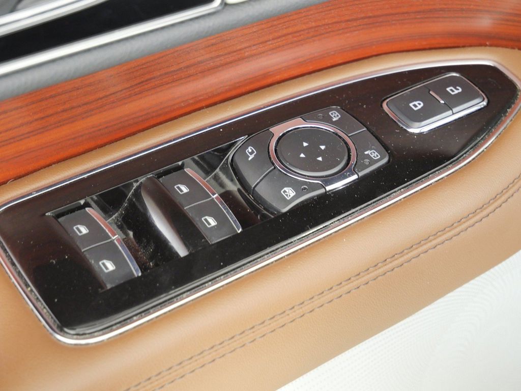 Thumbnail: 2022 Lincoln Navigator L - 41