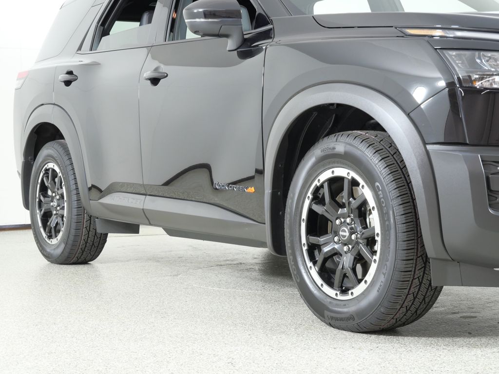 Thumbnail: 2024 Nissan Pathfinder - 8