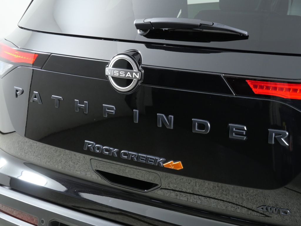 Thumbnail: 2024 Nissan Pathfinder - 24