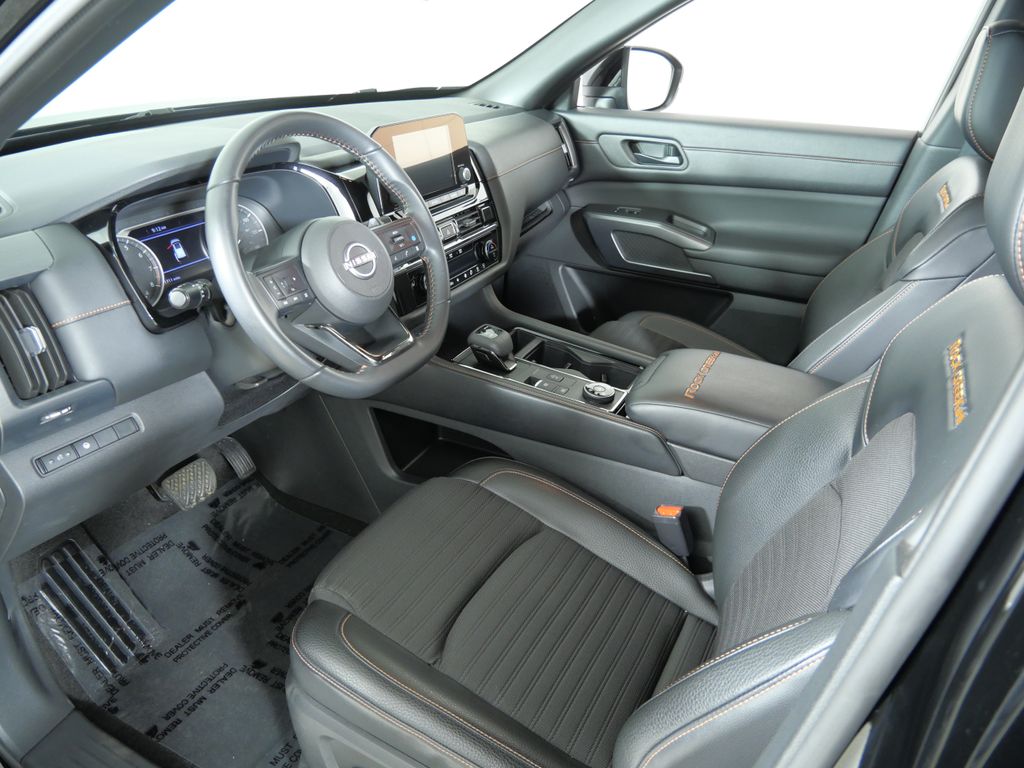Thumbnail: 2024 Nissan Pathfinder - 34