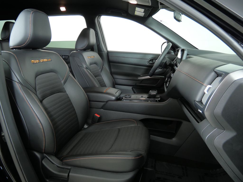Thumbnail: 2024 Nissan Pathfinder - 10