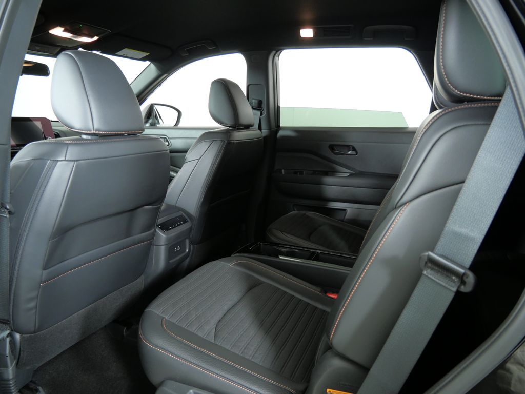 Thumbnail: 2024 Nissan Pathfinder - 31