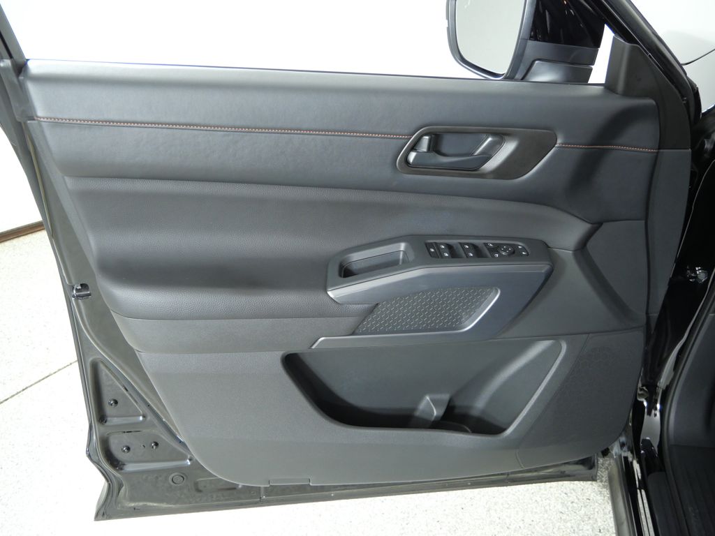 Thumbnail: 2024 Nissan Pathfinder - 33