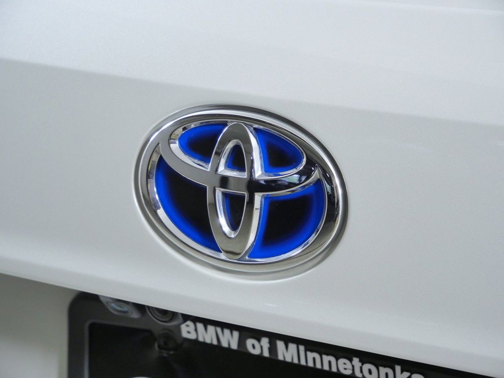 Thumbnail: 2023 Toyota Highlander - 21