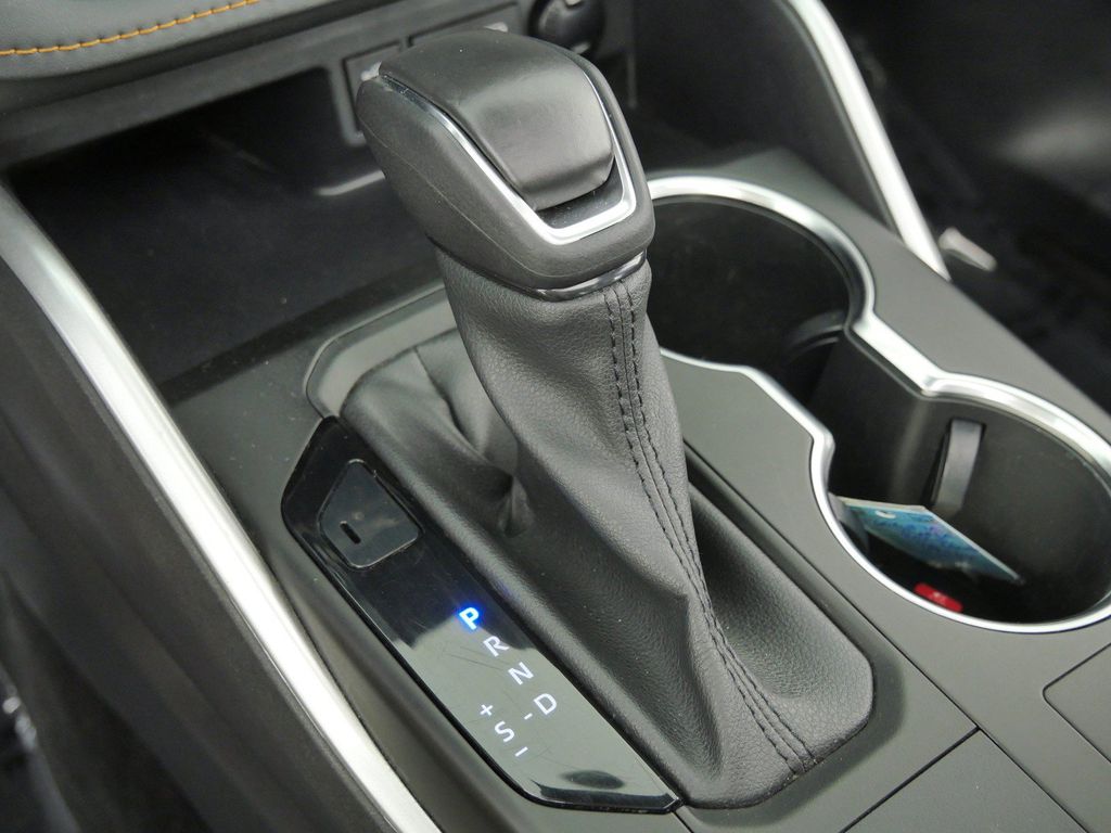 Thumbnail: 2023 Toyota Highlander - 13