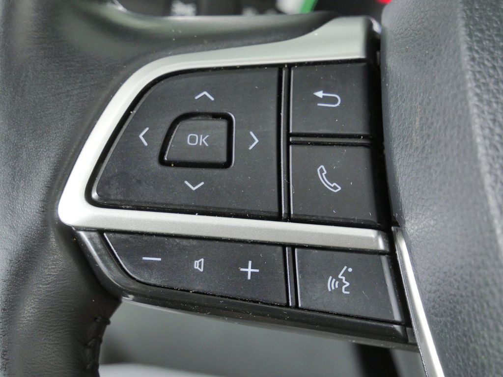 Thumbnail: 2023 Toyota Highlander - 42